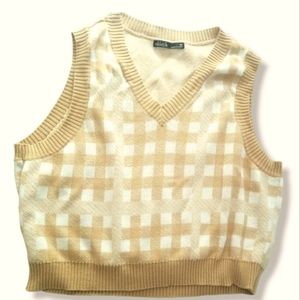 Nikka K Cream and White Pattern Vest